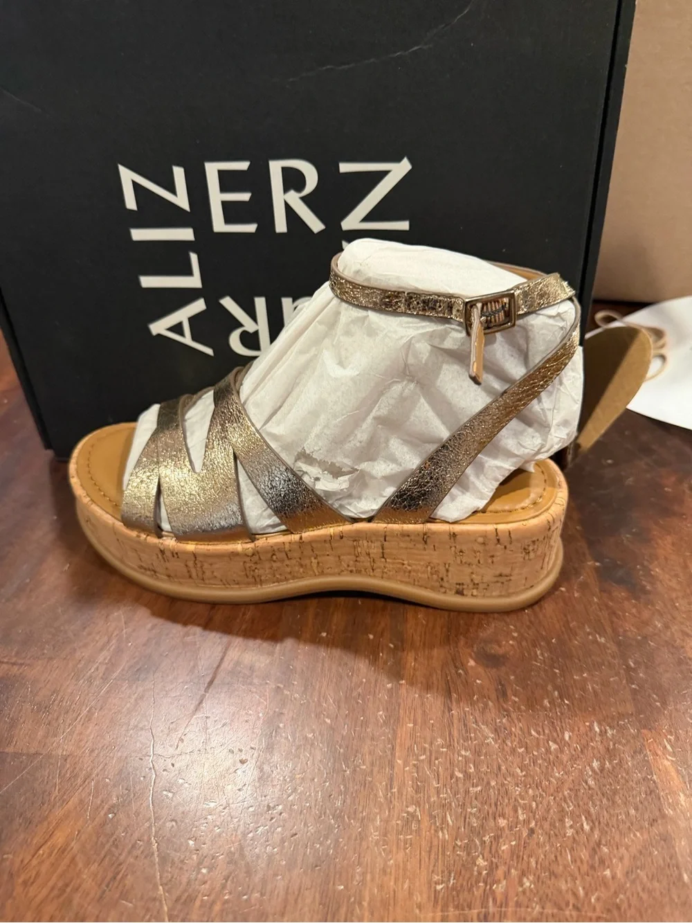 Naturalizer Women's Riley Platform Heel Strappy Sandal Light Bronze size 6.5 M